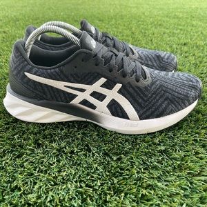 ASICS ROADBLAST running shoe COLOR BLACK/WHITE SIZE 8.5